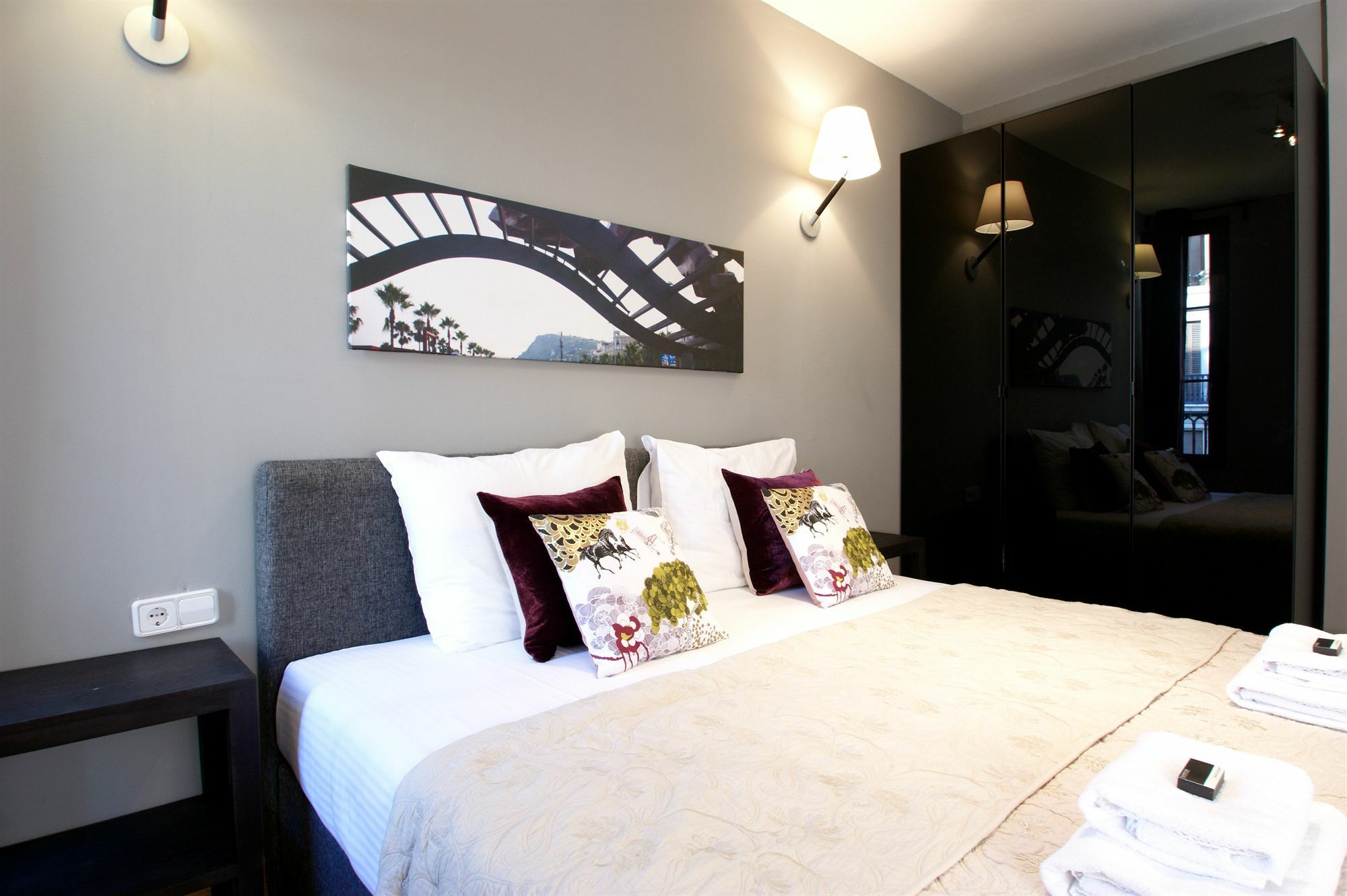 Short Stay Group Paseo De Gracia Serviced Apartments Барселона Екстериор снимка
